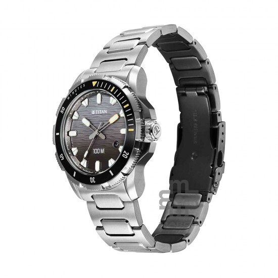 Titan Zero Hour Diver's 100m 10067KM01 Black Dial Stainless Steel Strap Men Watch