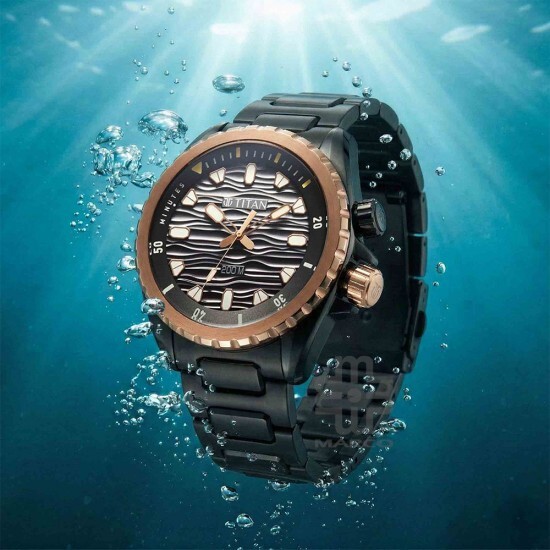 Titan Zero Hour Diver's 200m 10068KM02 Black Dial Stainless Steel Strap Men Watch