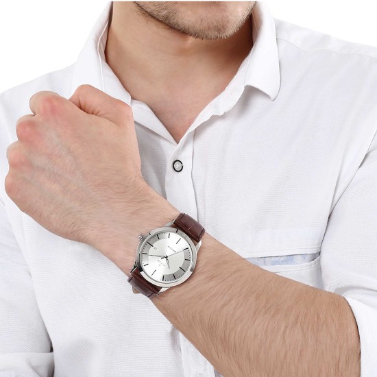 Titan Classic 1584SL03 Silver Dial Leather Strap Quartz Men's Watch Titan Classic 1584SL03 Silver Dial Leather Strap Quartz Men's Watch