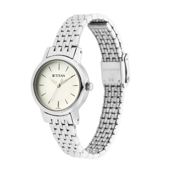 Titan Karishma 2593SM04 Silver Dial Metal Strap Quartz Women's Watch Titan Karishma 2593SM04 Silver Dial Metal Strap Quartz Women's Watch