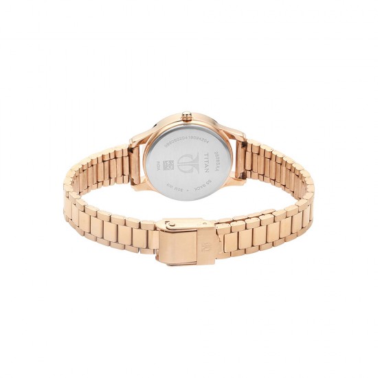 Titan Quartz 2628WM01 Silver Dial Stainless Steel Strap Women's Watch Titan Quartz 2628WM01 Silver Dial Stainless Steel Strap Women's Watch