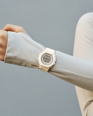 Casio G-Shock Women G-Squad GMD-B300-7 White Bio-Based Resin Band Sports Watch