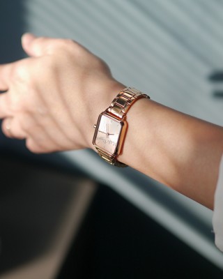 Hush Puppies Signature HP.3890L.1505 Rose Gold Stainless Steel Band Women Watch